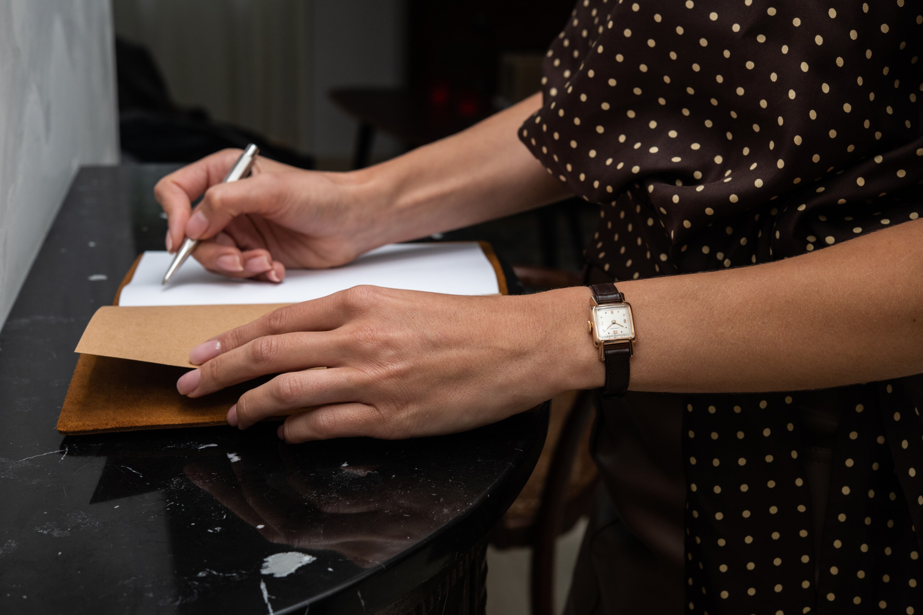 ロンジン ローズゴールド スクエア レディース腕時計 (1950年