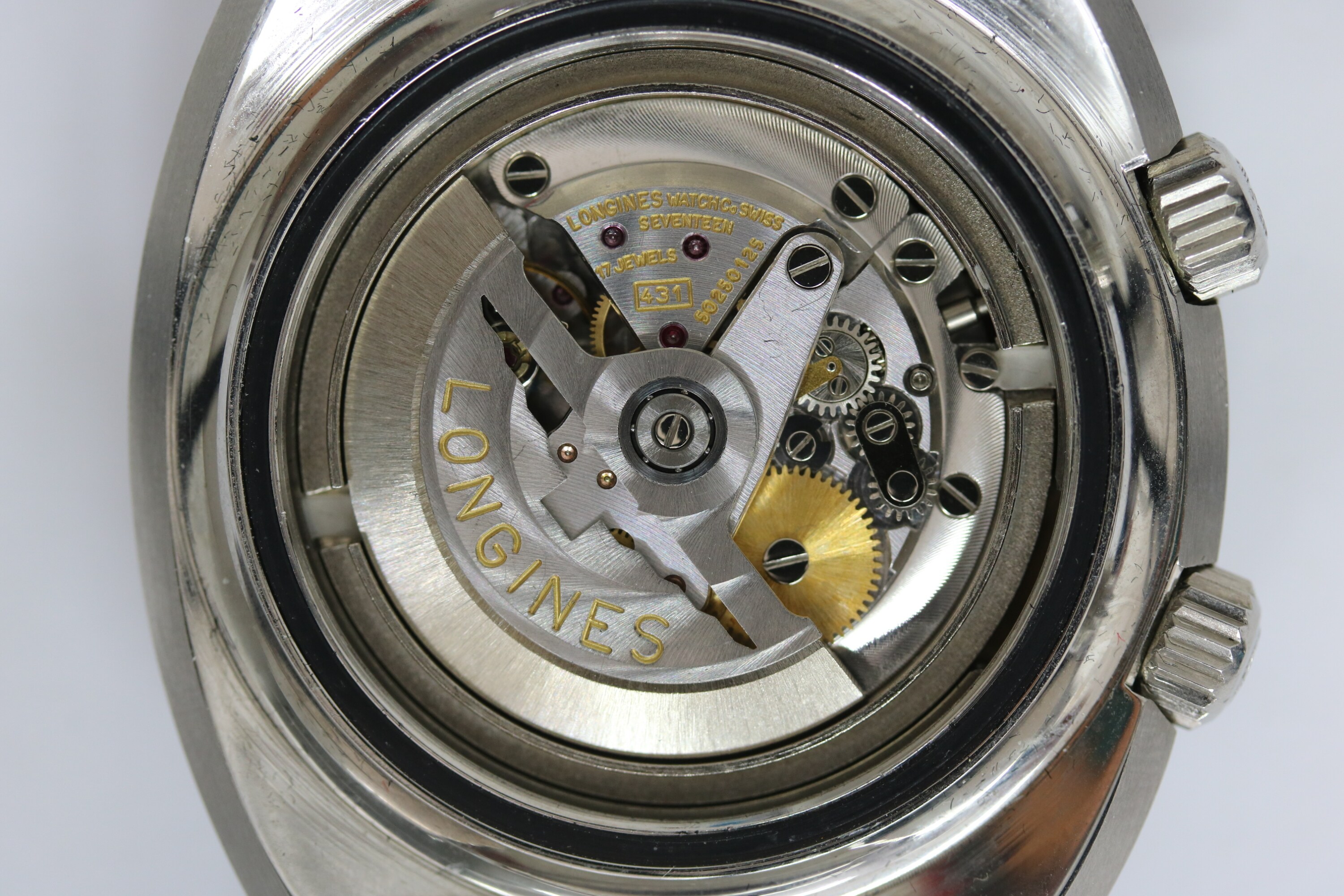 超防水性能 ロンジン ウルトラクロン ダイバー（1968年） | LONGINES JP