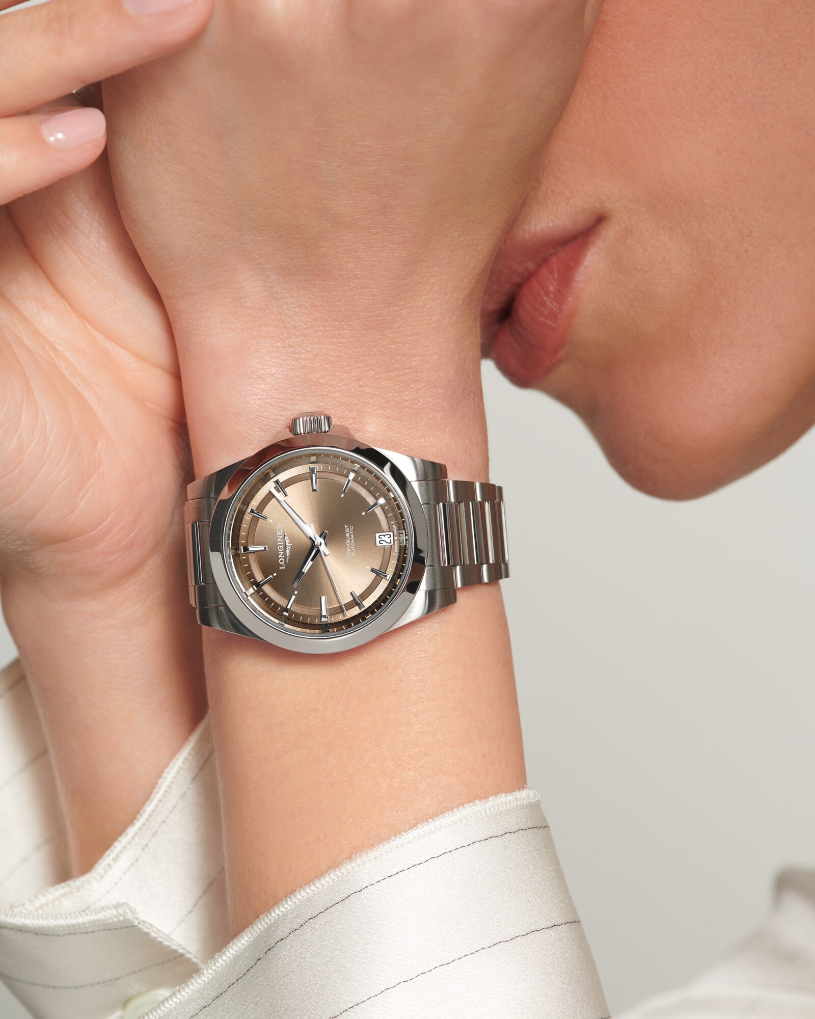 CONQUEST Automatic, Stainless Steel, Sunray Brown Dial, Bracelet