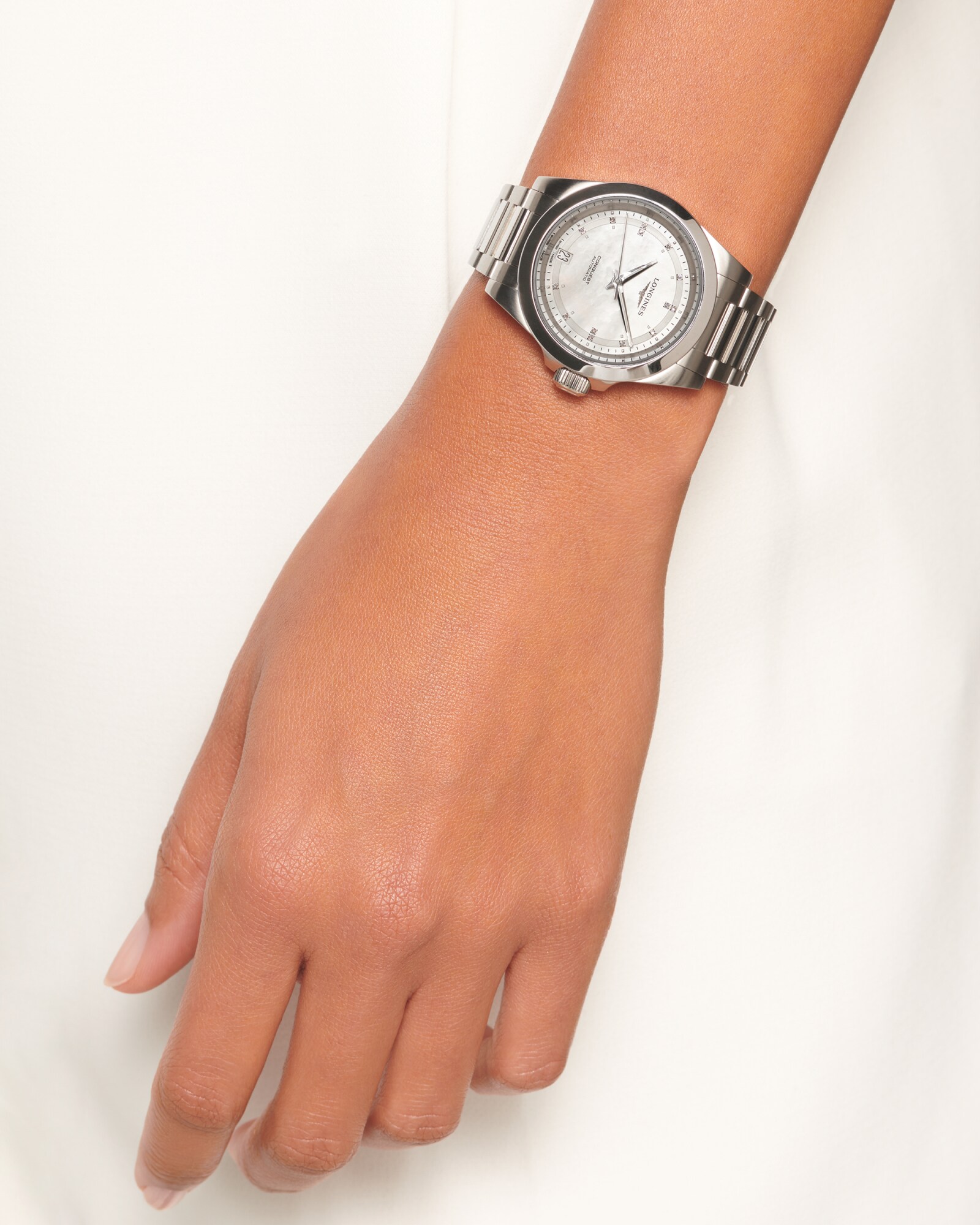 コンクエスト 自動巻、ステンレススティール、ホワイト