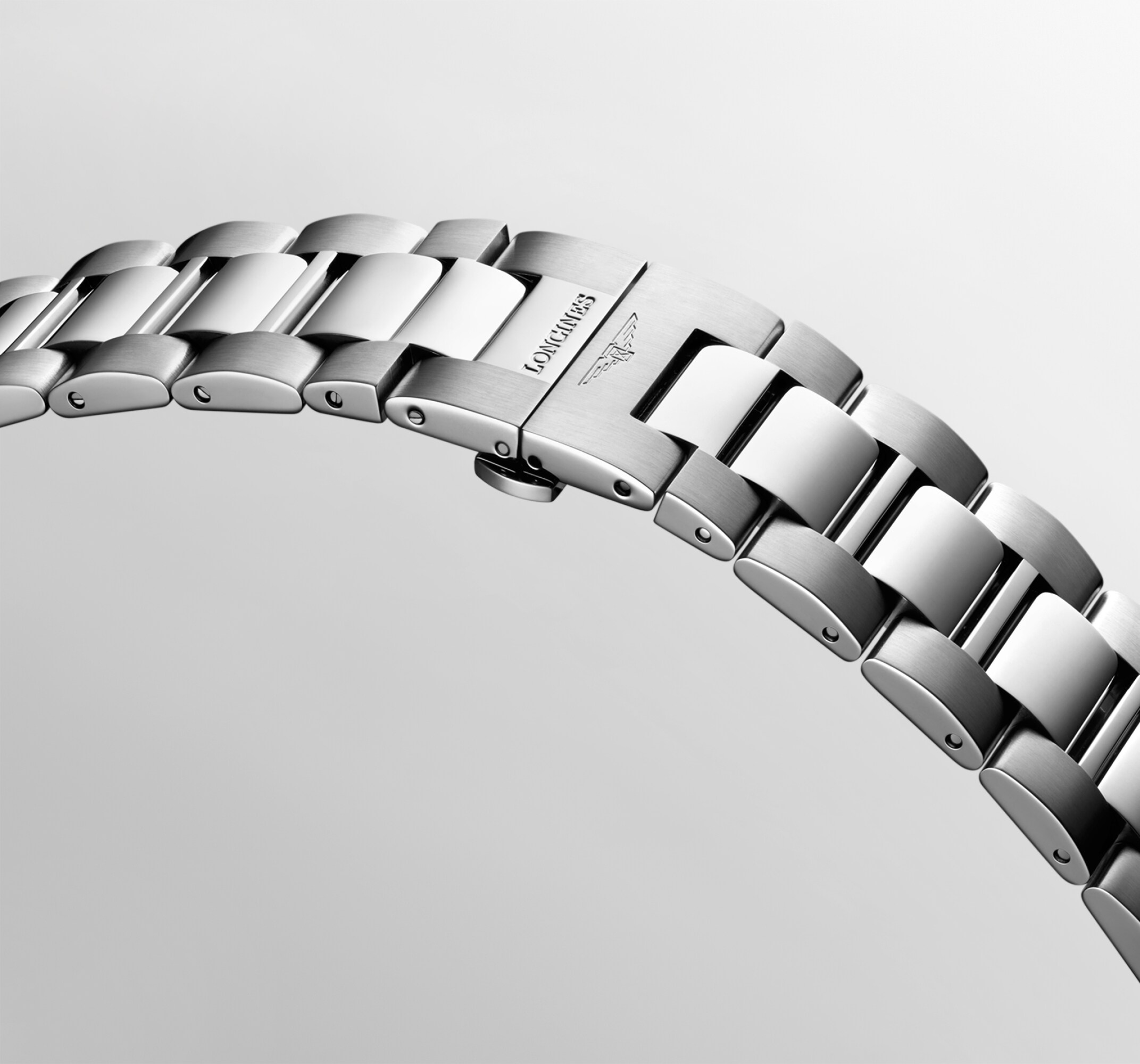 CONQUEST Quartz, Stainless Steel, Sunray Black Dial, Bracelet