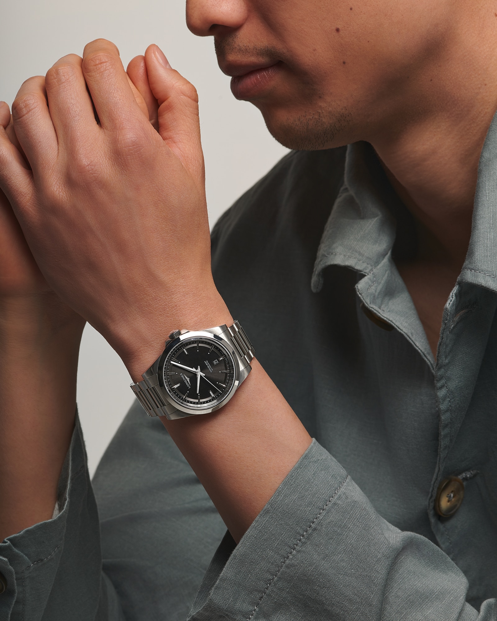 コンクエスト 自動巻、ステンレススティール、ブラック「サンレイ