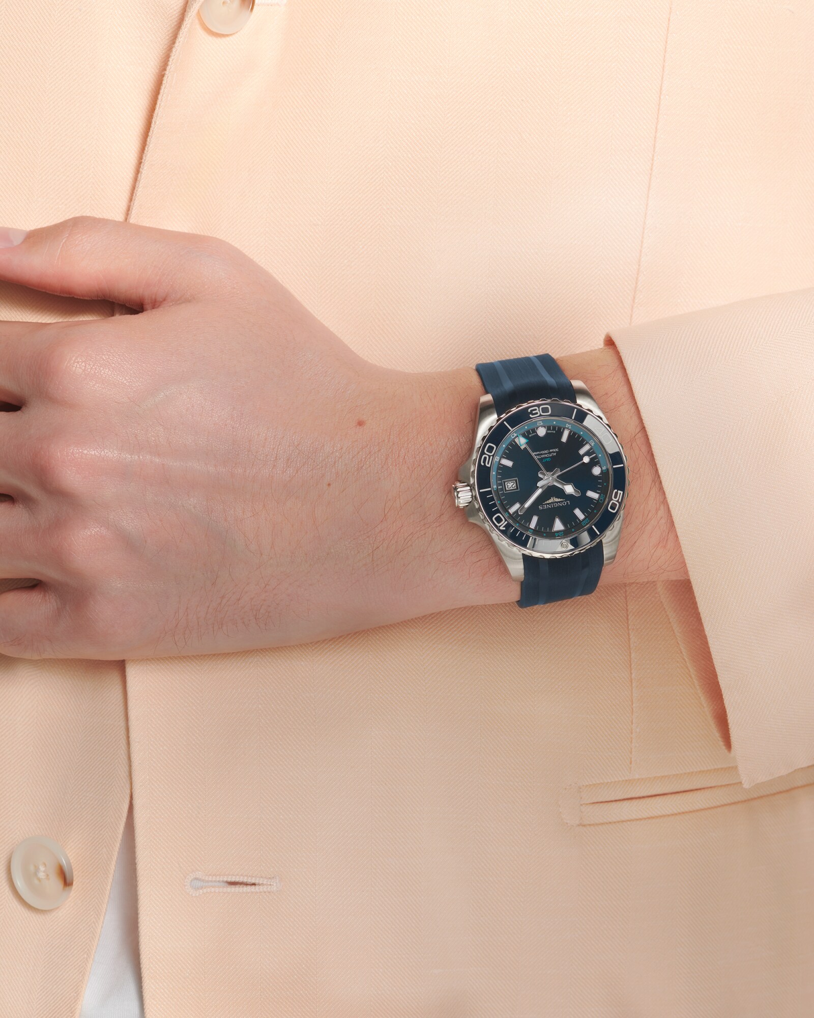 HYDROCONQUEST GMT 自動巻、ステンレススティールとセラミック、ブルー