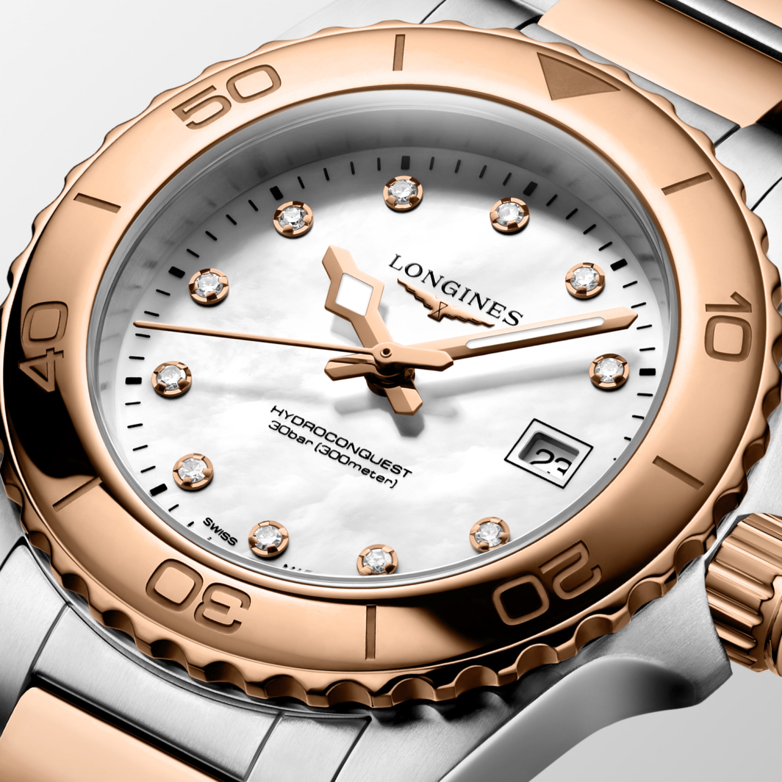 HYDROCONQUEST L3.369.3.88.7 Quartz, Stainless steel and red PVD coating, White mother-of-pearl, Bracelet Watch - Face close up