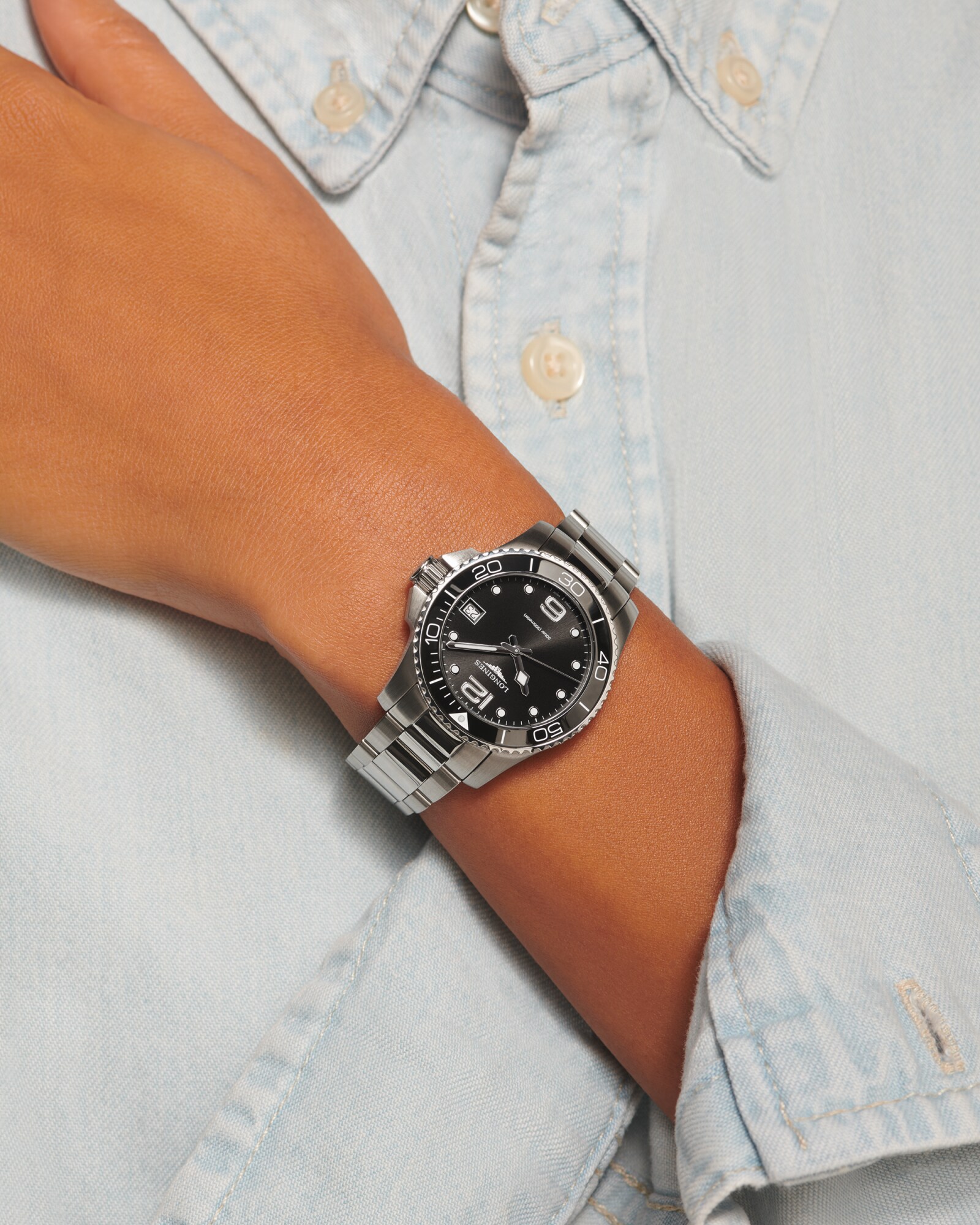 ハイドロコンクエスト クォーツ、ステンレススティールとセラミック