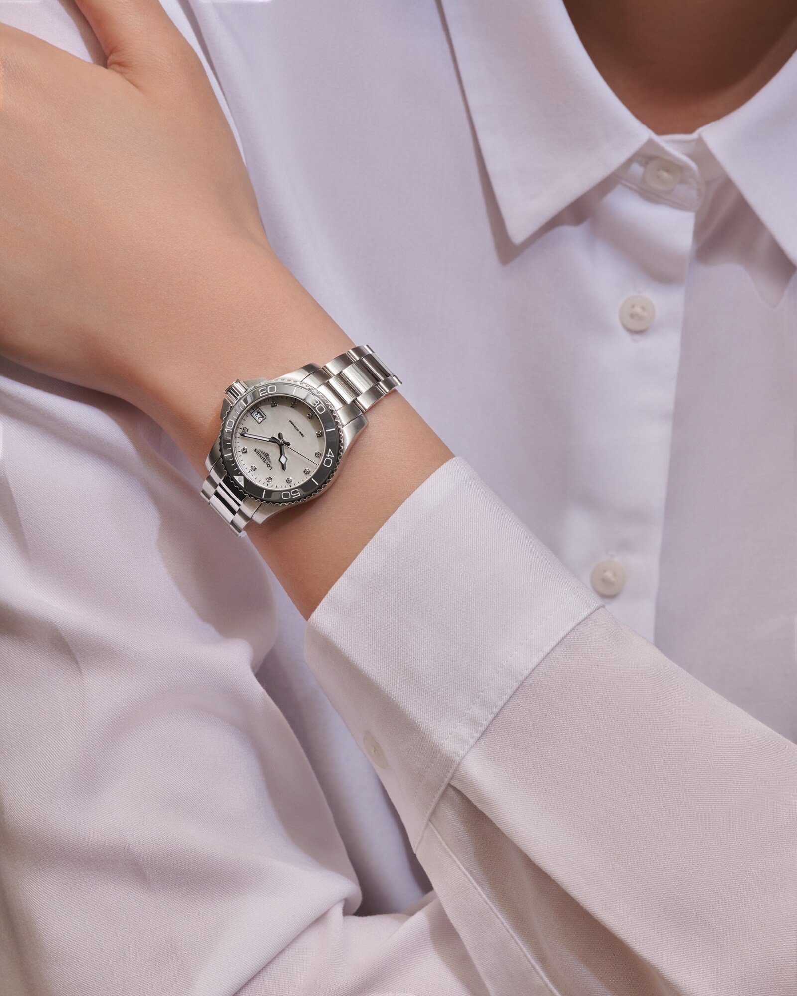 ハイドロコンクエスト クォーツ、ステンレススティールとセラミック