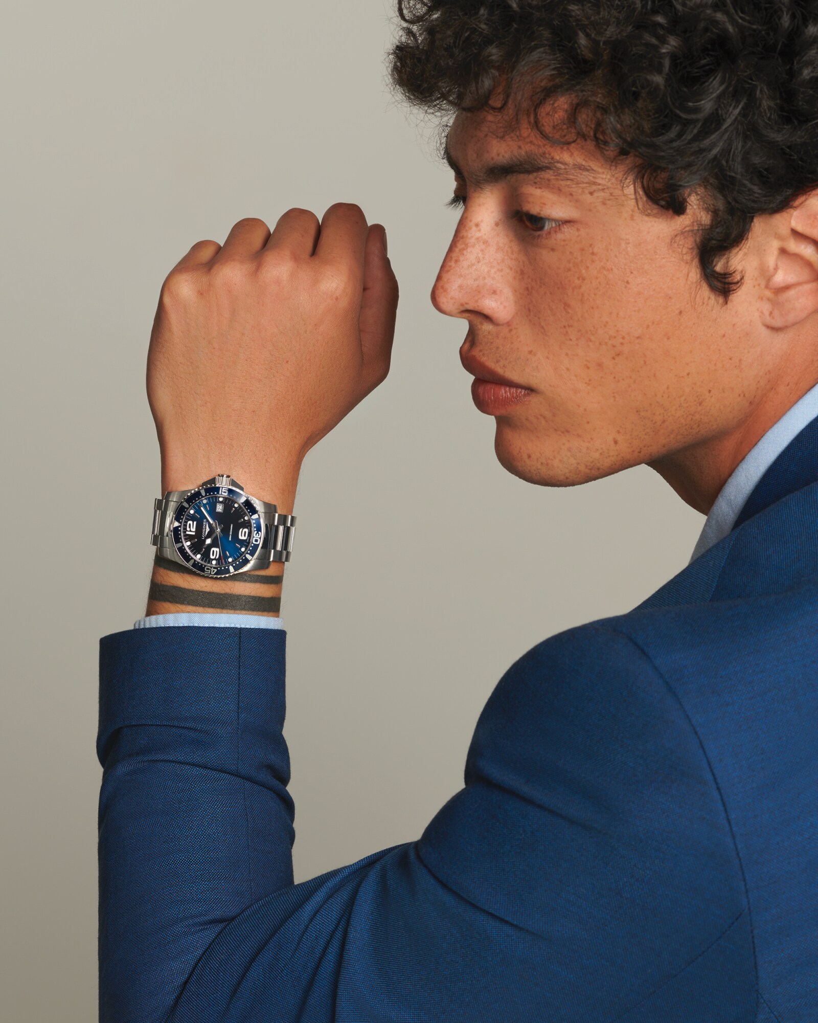 HYDROCONQUEST Quartz, Stainless Steel, Sunray Blue Dial, Bracelet