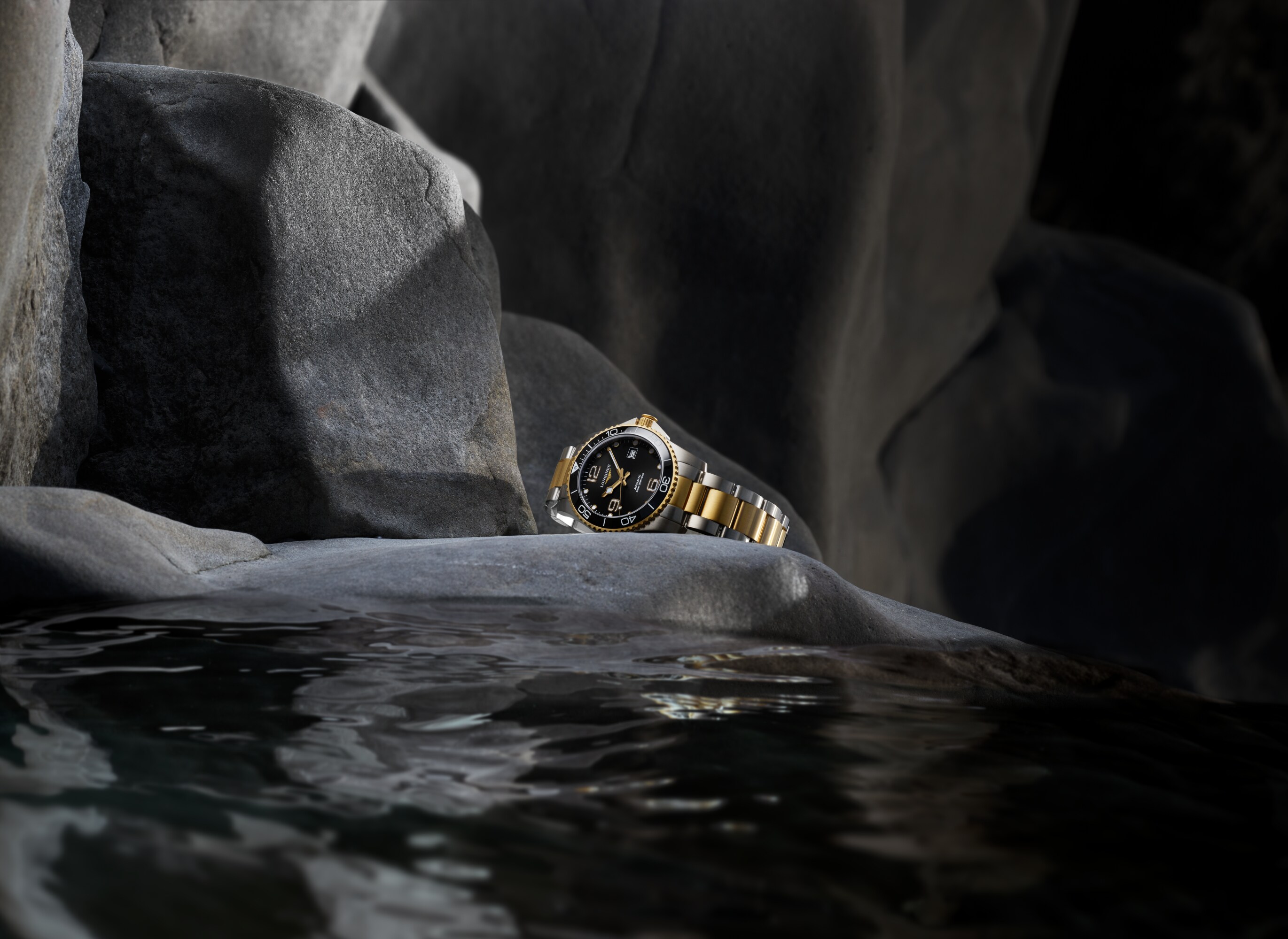 ハイドロコンクエスト 自動巻、ステンレススティールとセラミック