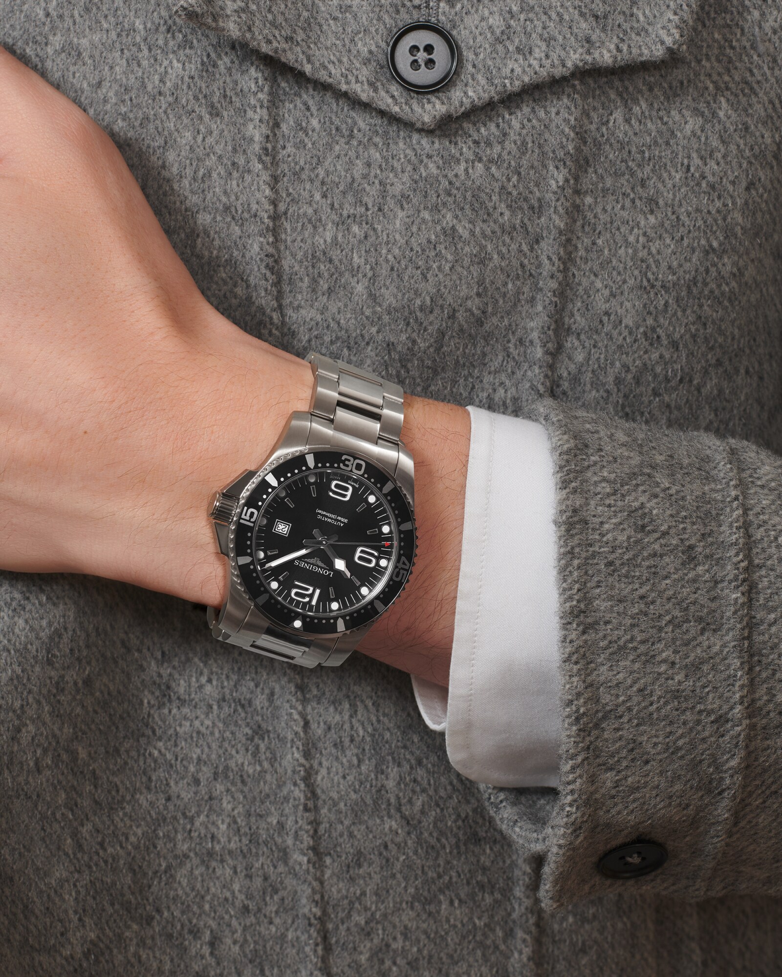 Hydroconquest Quartz watch 44mm, Sunray black L38404566 Hydroconquest Quartz watch 44mm, Sunray black L38404566
