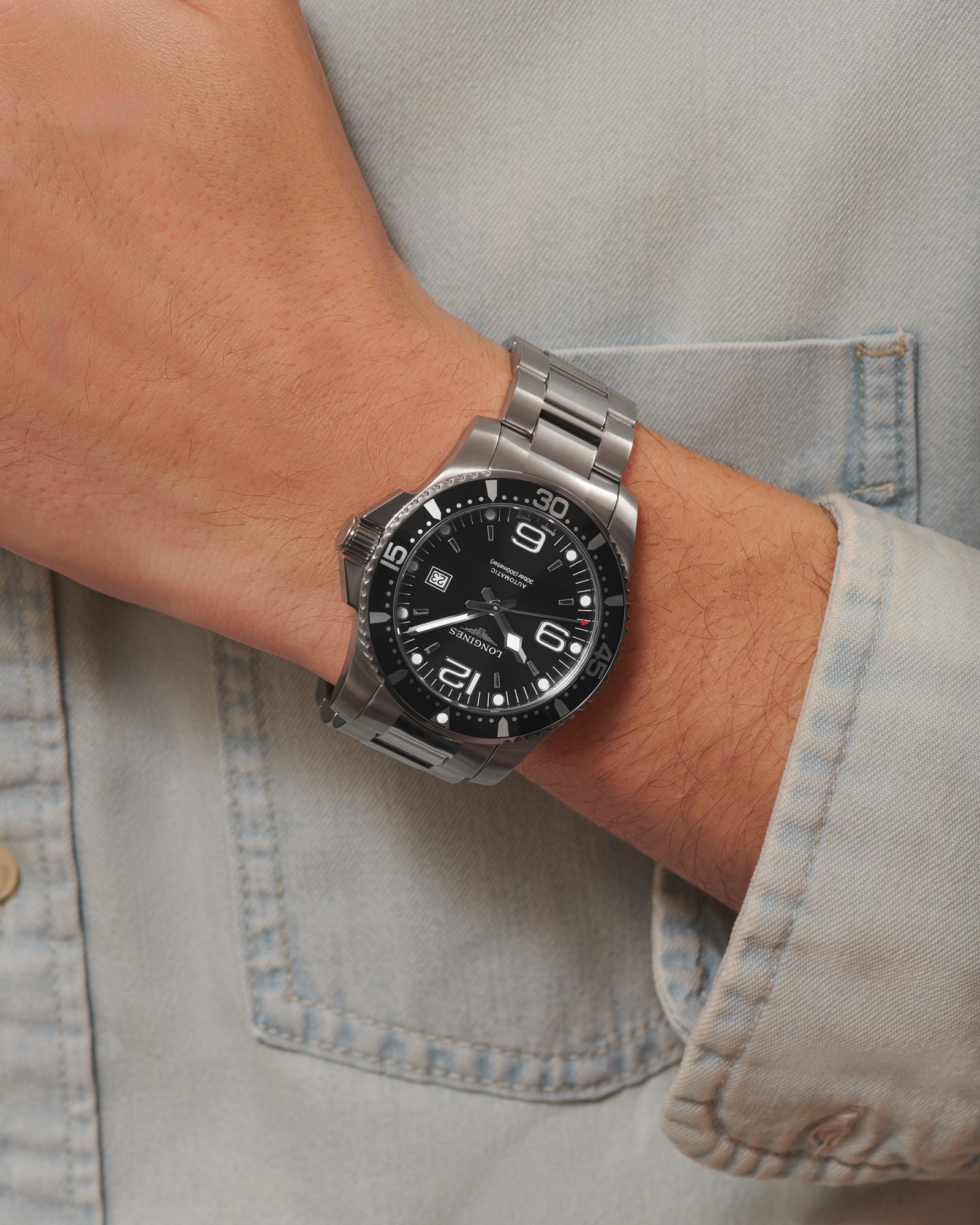 深海征服者系列| Ø 44.00 mm, 黑色太陽飾紋| L3.841.4.56.6 | LONGINES TW