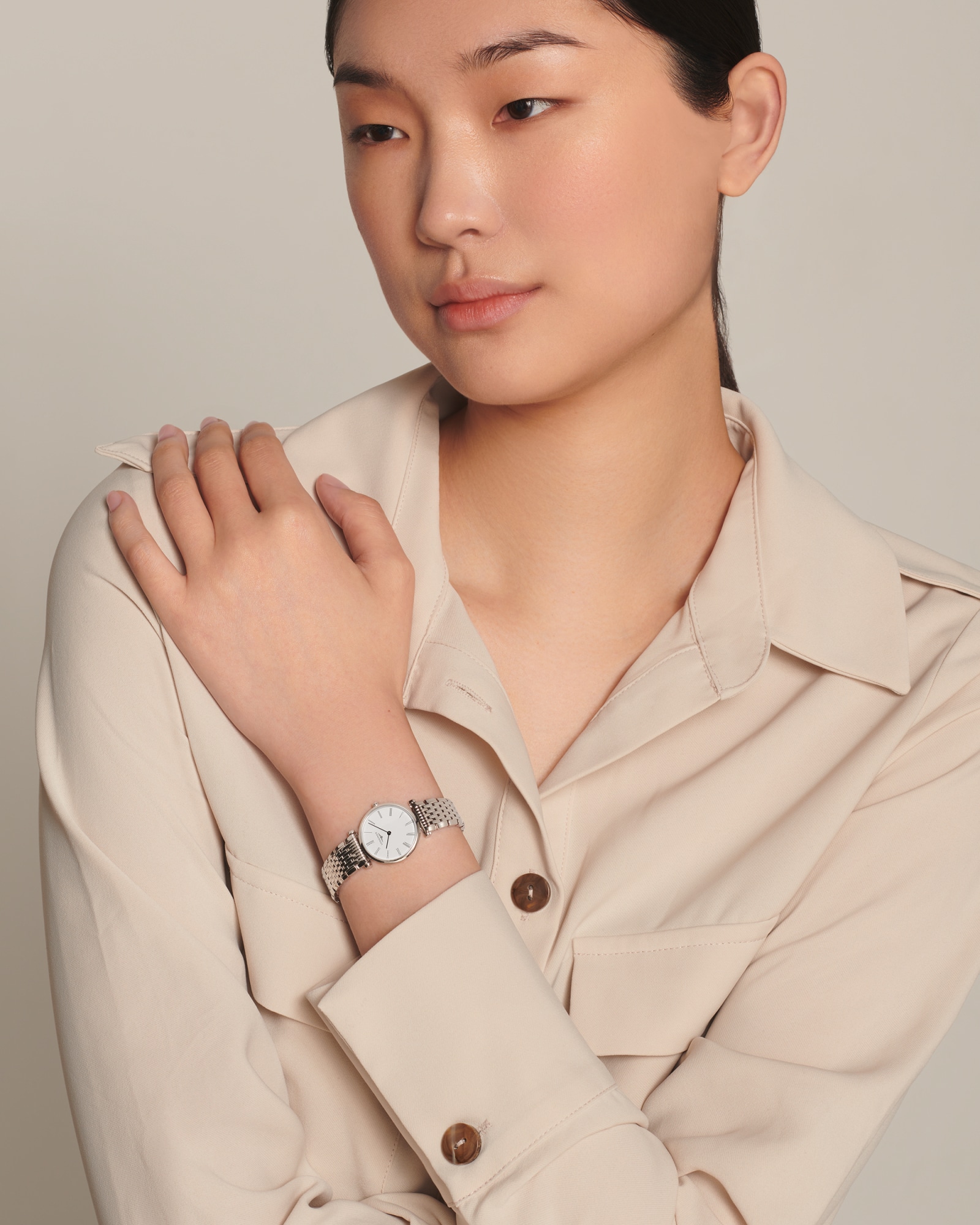 B545 ロンジン L4 209 4 レディース クオーツ式 腕時計 ローマン文字 白文字盤 銀色 ラ グラン クラシック ドゥ ロンジン クォーツ、ステンレススティール