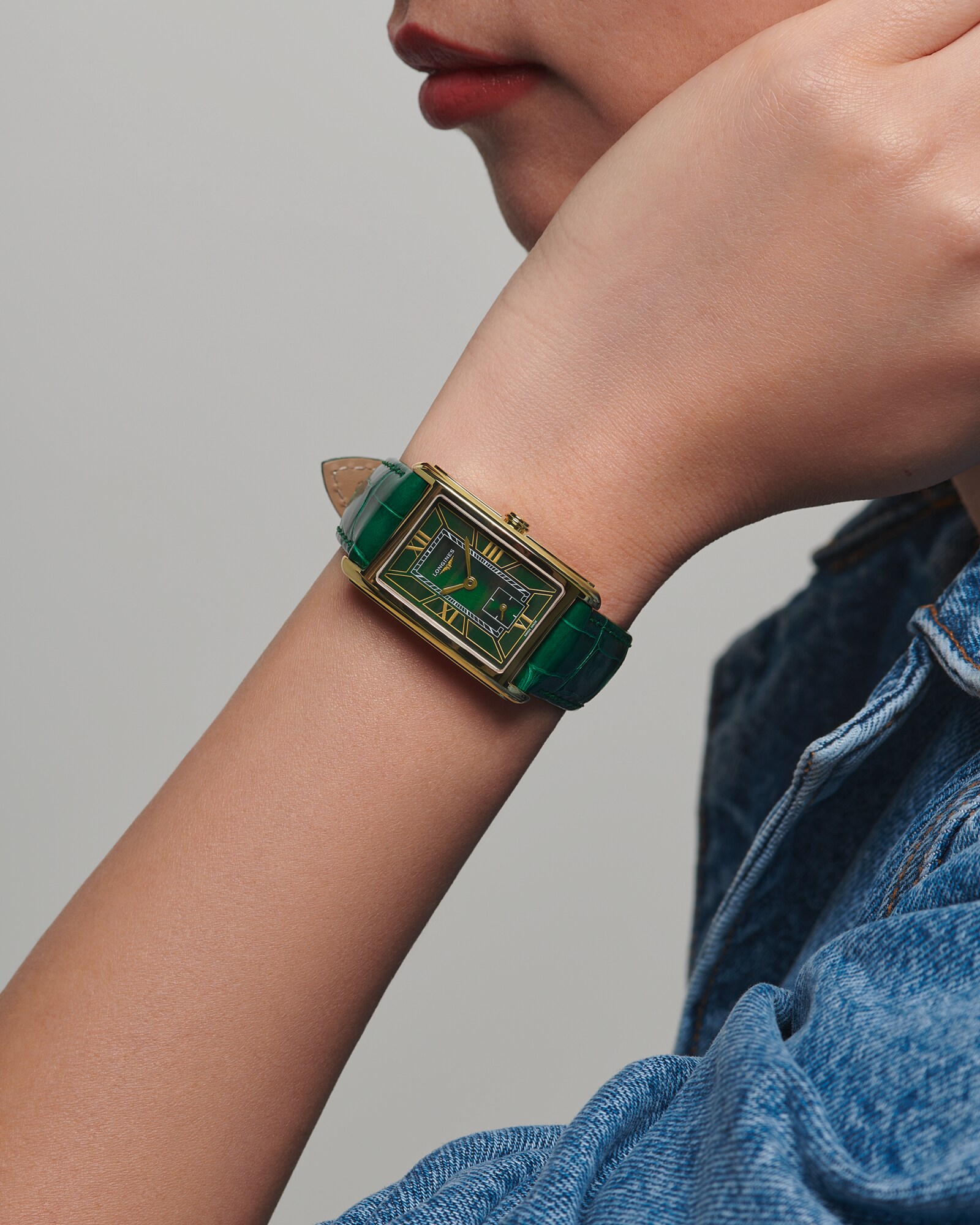 LONGINES DOLCEVITA Quartz, 18 Karat Yellow Gold, Green Dial, Strap