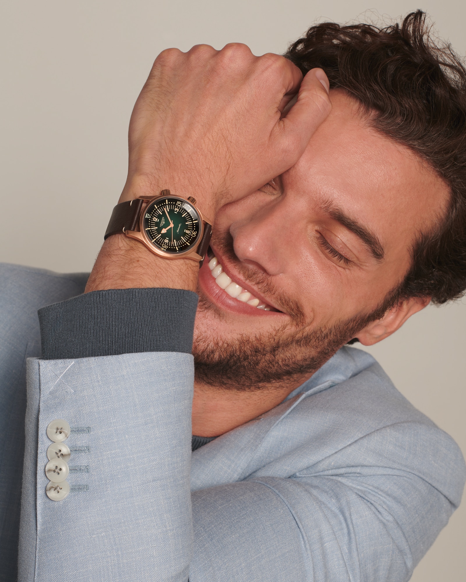 LONGINES LEGEND DIVER BRONZE 自動巻、チタン製ケースバックを備えた