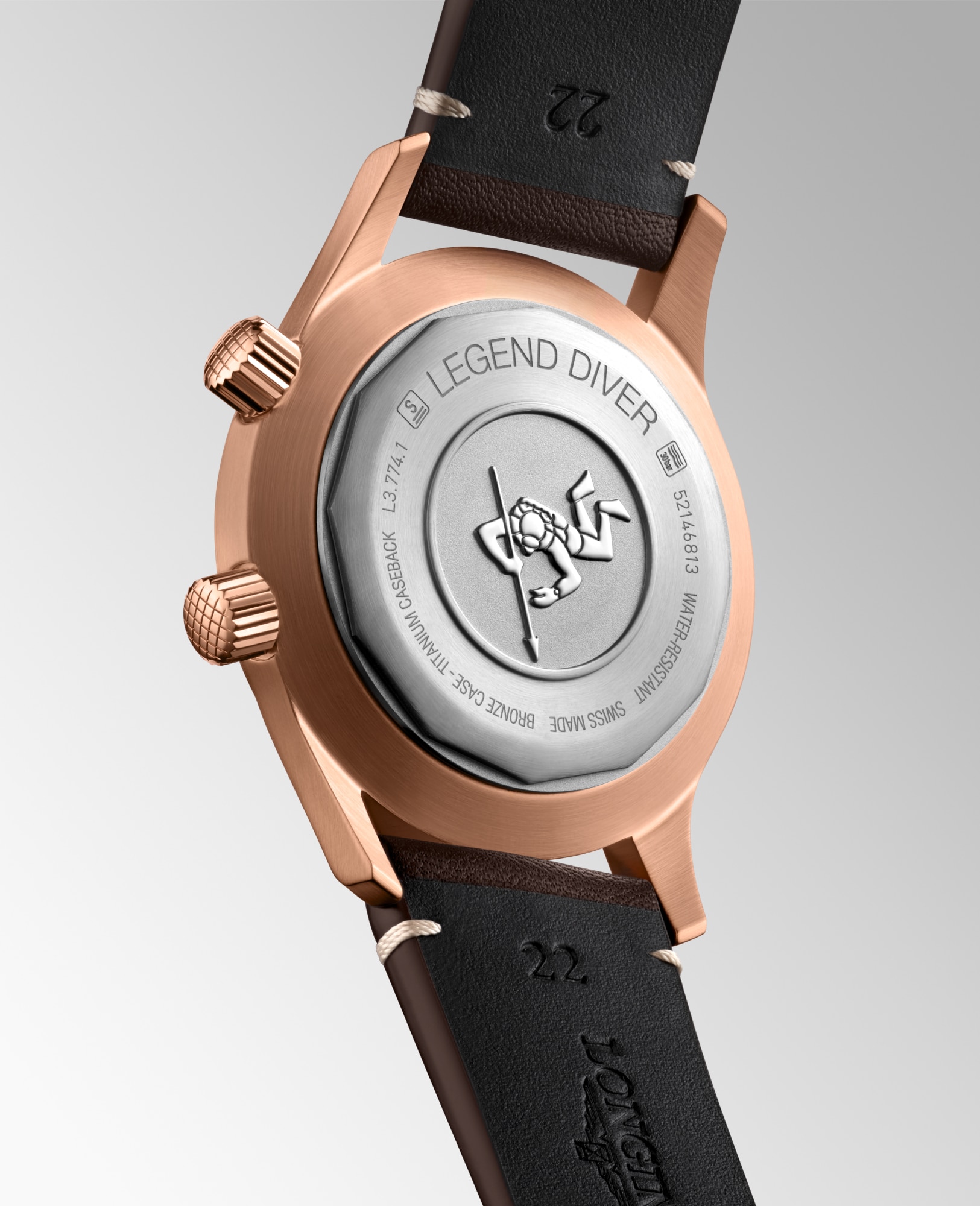LONGINES LEGEND DIVER BRONZE 自動巻、チタン製ケースバックを備えた