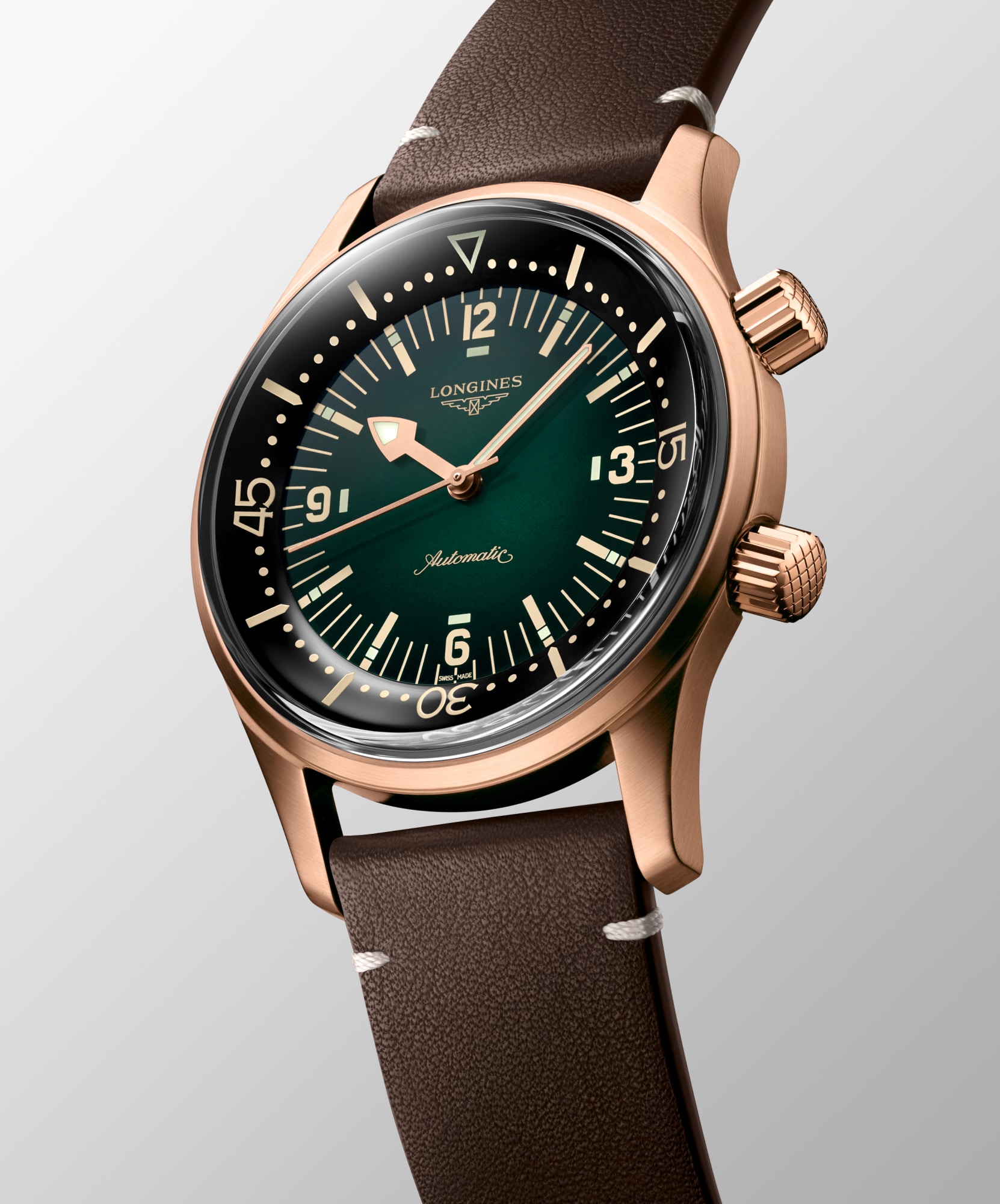 LONGINES LEGEND DIVER BRONZE 自動巻、チタン製ケースバックを備えた