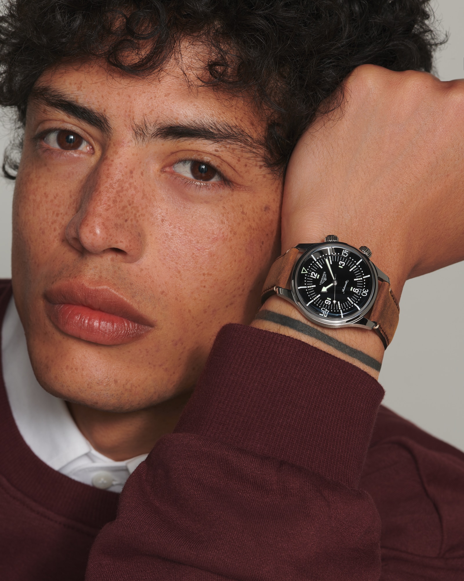 ロンジン レジェンドダイバー | Ø 39.00 mm, ブラックラッカー