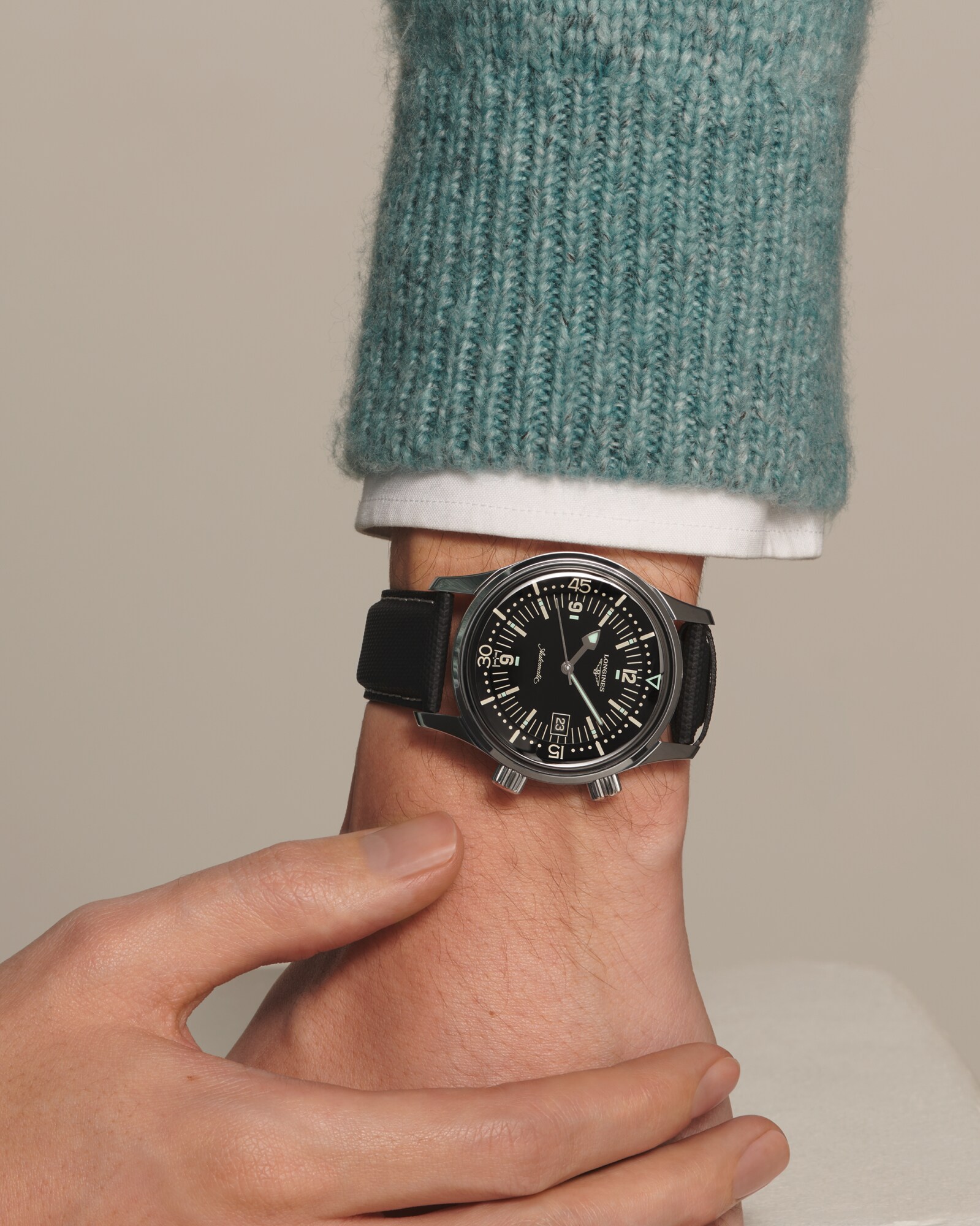 LONGINES ロンジン　クォーツ　黒文字盤　デイト　レディース LONGINES ロンジン クォーツ 黒文字盤 デイト 女性用腕時計