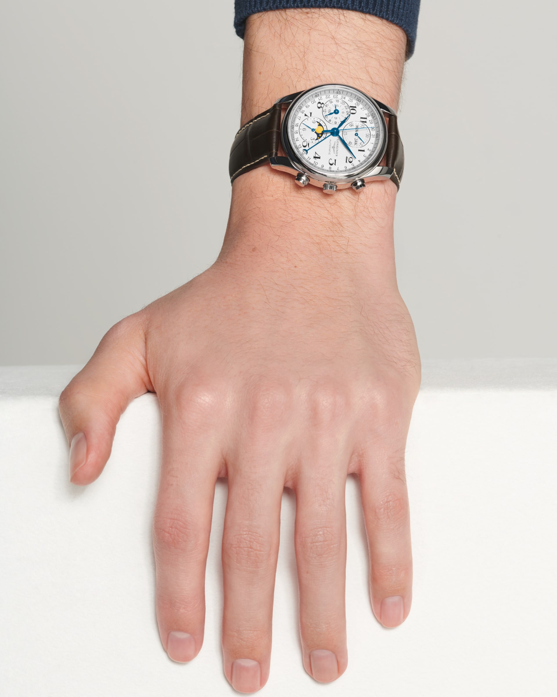 【ロンジン】50万円台で多機能を40mmに凝縮「マスターコレクション クロノムーンフェイズ」-LONGINES -longines-master-collection-chrono-moonphase-l2-673-4-78-3-detailed-view-1600x2000-2-20bed7