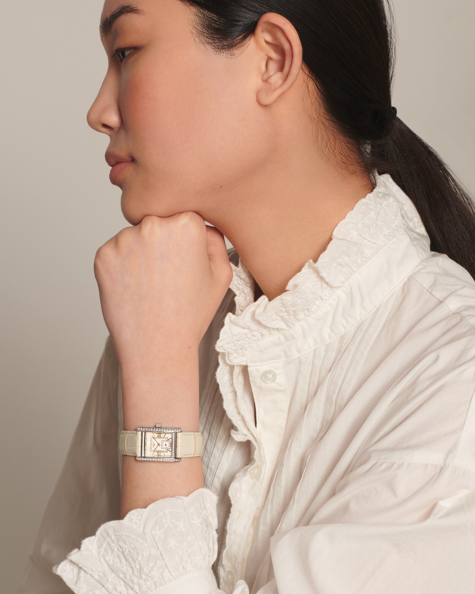 ドルチェヴィータ ミニ クォーツ、ステンレススティール、アイボリー